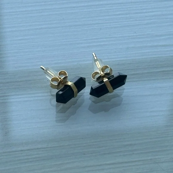 Black Gem Stud Earrings - Picture 2 of 3